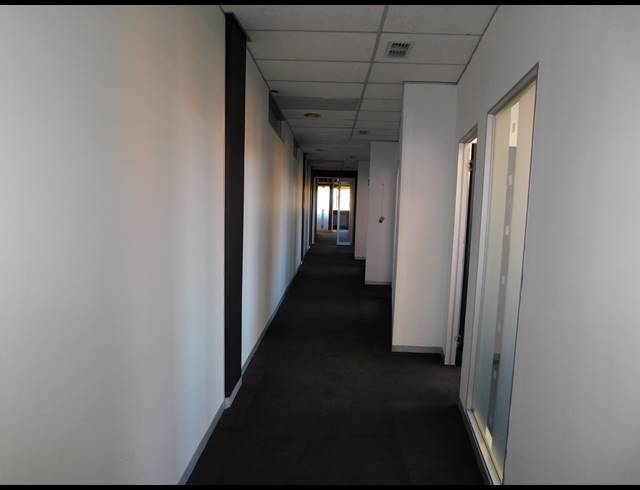 3,514M² OFFICE TO LET IN FERNDALE